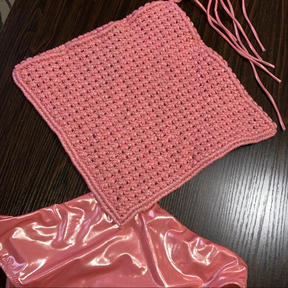 NORMAILLOT AURA SWIMSUIT PITAYA MACRAMÉ KNIT WOVEN TOP PINK LIQUID METAL